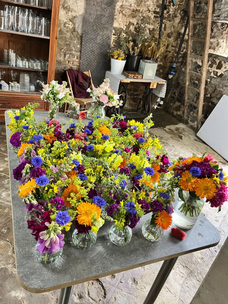 Petits bouquets pour décoration mariage