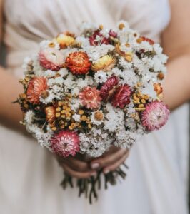Bouquet de mariée en fleurs séchées